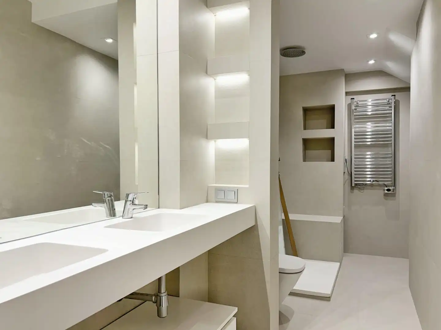 Badezimmer von Erdgeschoss zum Verkauf in Madrid mit Klimaanlage, Heizung und Möbliert