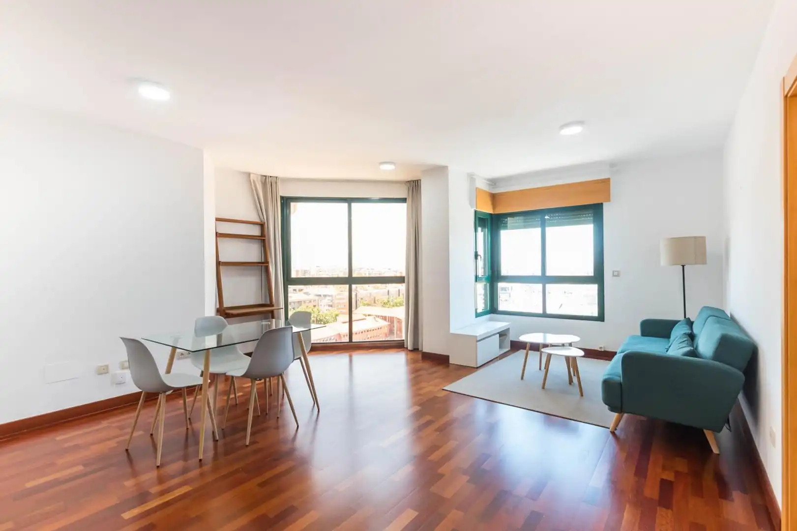 Sala de estar de Apartamento de alquiler en  Murcia Capital con Aire acondicionado, Parquet y Terraza
