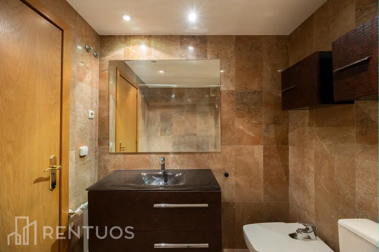 Bathroom of Flat for rent in Madrid  with Air Conditioner, Heating and Parquet flooring