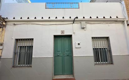 Vista exterior de Casa o xalet en venda en Utrera amb Terrassa i Traster