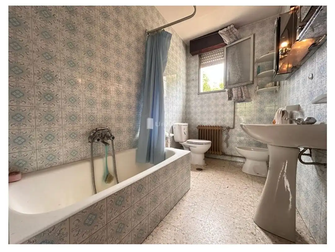 Badezimmer von Haus oder Chalet zum Verkauf in Barbadás mit Terrasse, Möbliert und Balkon