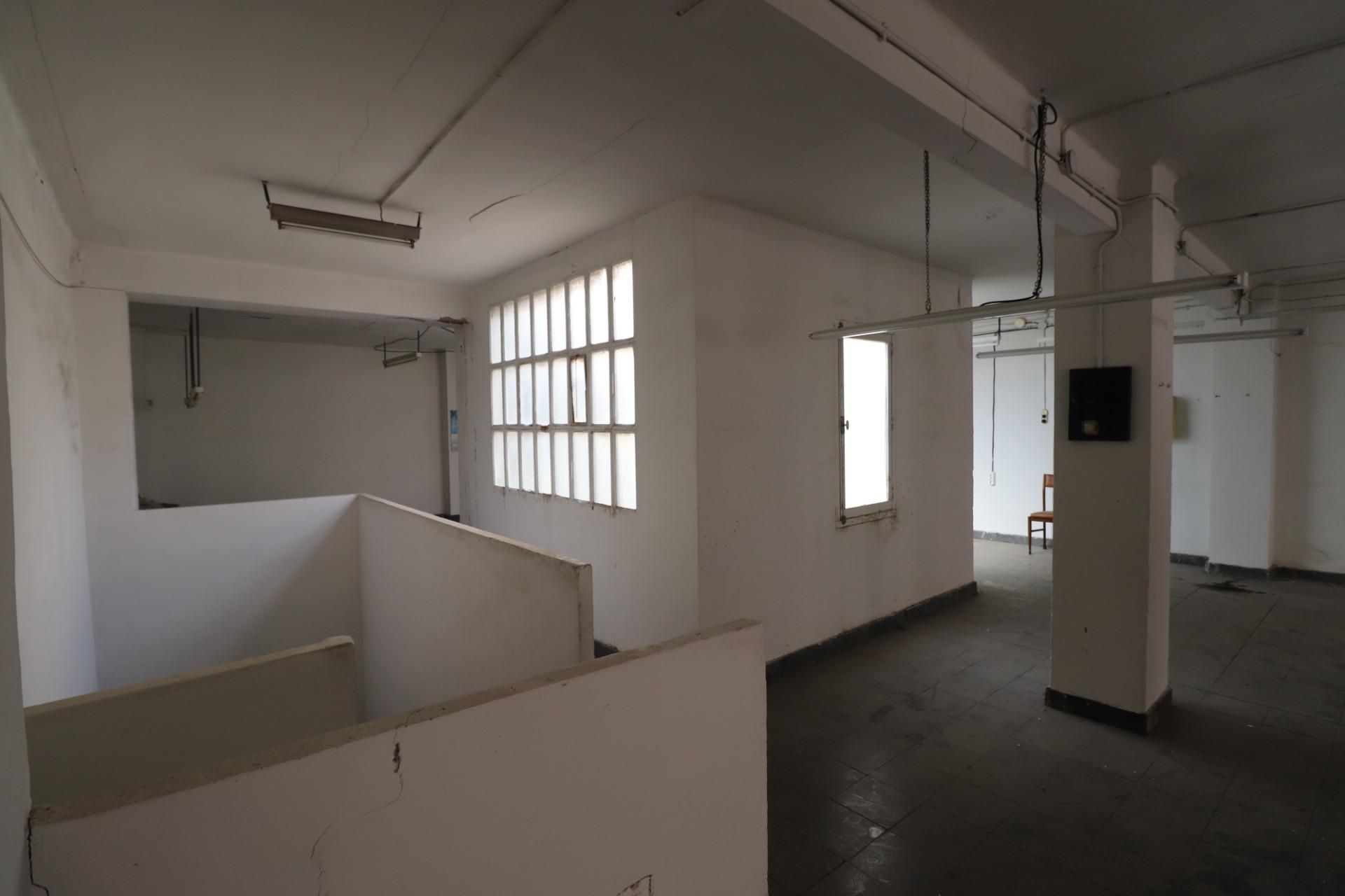 Nave industrial en venta en Elda