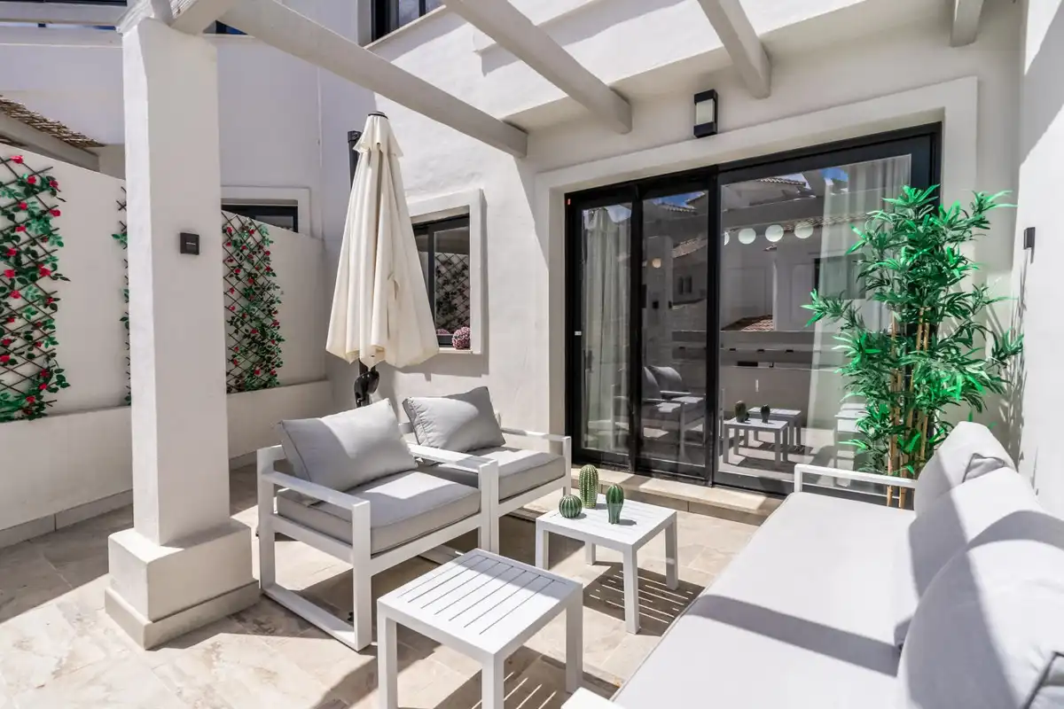 Terrassa de Casa adosada de lloguer en Estepona amb Aire condicionat, Moblat i Forn