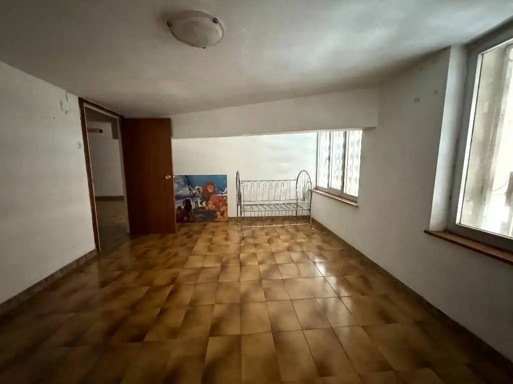 Commercial properties for rent in Calle La Paz, Los Corrales de Buelna