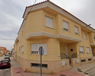 Vista exterior de Casa adosada en venda en Almansa amb Calefacció i Traster