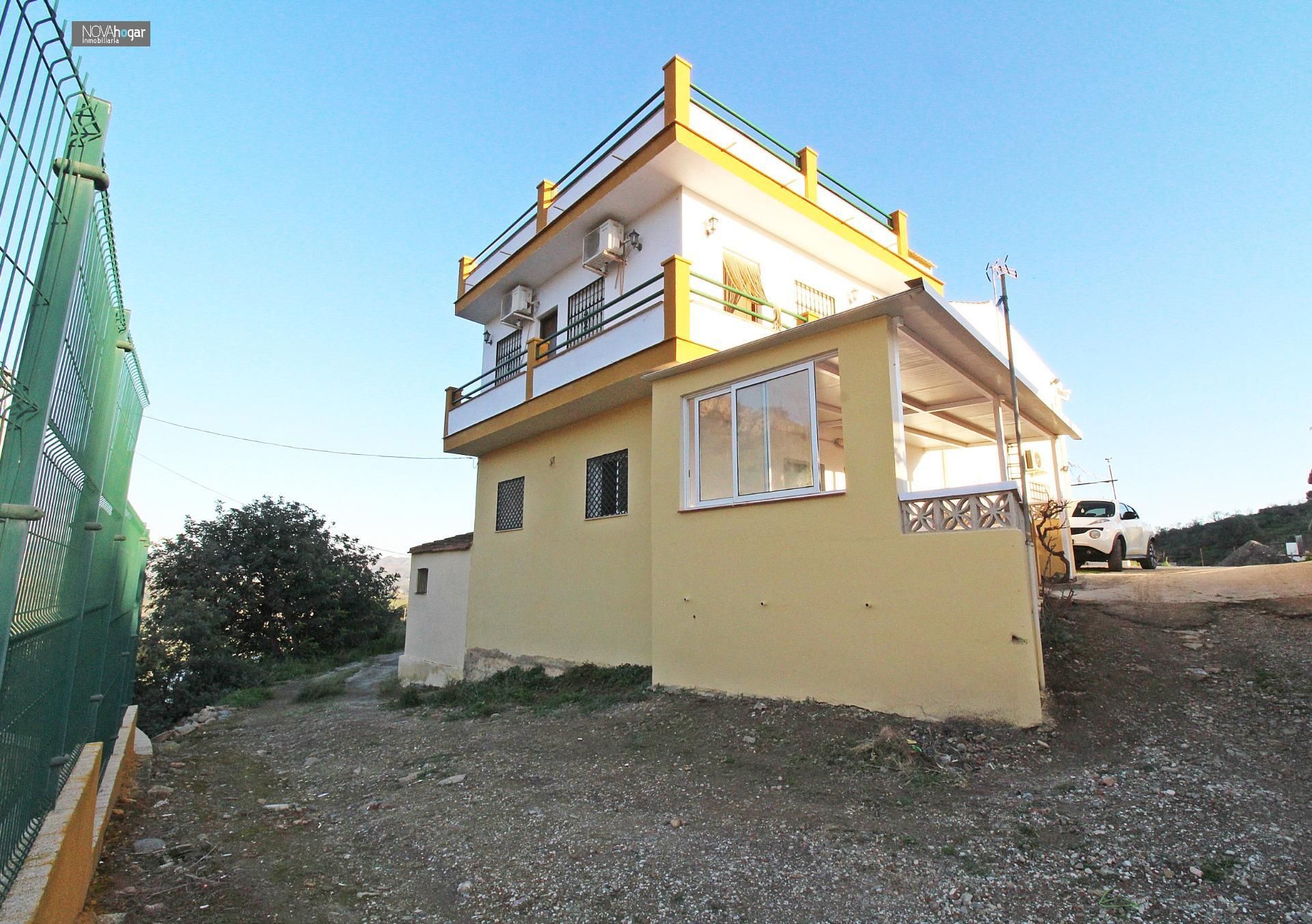 Exterior view of Country house for sale in Málaga Capital  with Terrace, Storage room and Swimming Pool