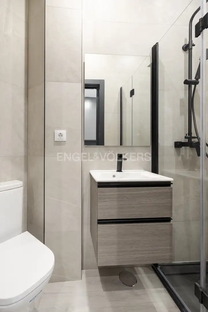 Badezimmer von Wohnung zur Miete in Madrid mit Klimaanlage, Heizung und Möbliert