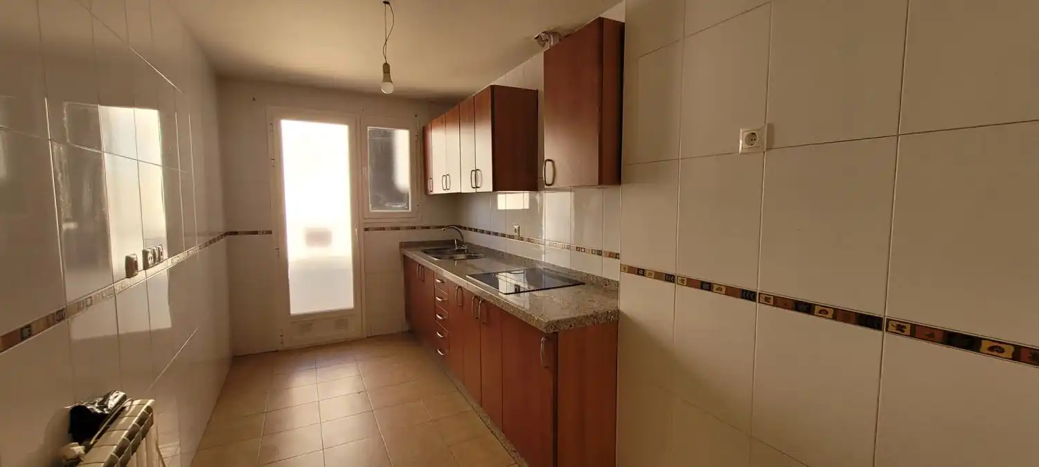 Cocina de Piso en venta en Balazote con Calefacción, Parquet y Trastero
