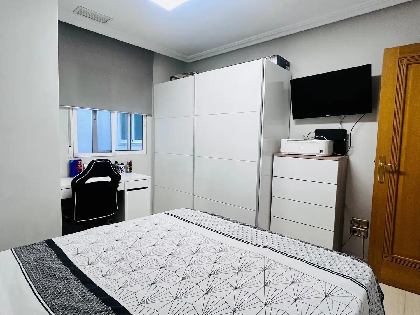 Bedroom of Flat for sale in Elche / Elx  with Air Conditioner