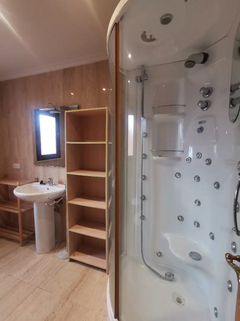 Casa aparellada amb terrassa en venda a Calle Rafael Lapesa, imagen 36