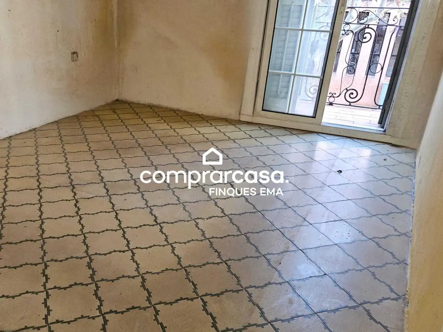 Vista exterior de Piso en venta en Barcelona con Balcón
