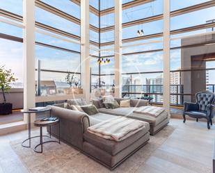 Living room of Attic to rent in  Barcelona Capital  with Air Conditioner, Heating and Private garden