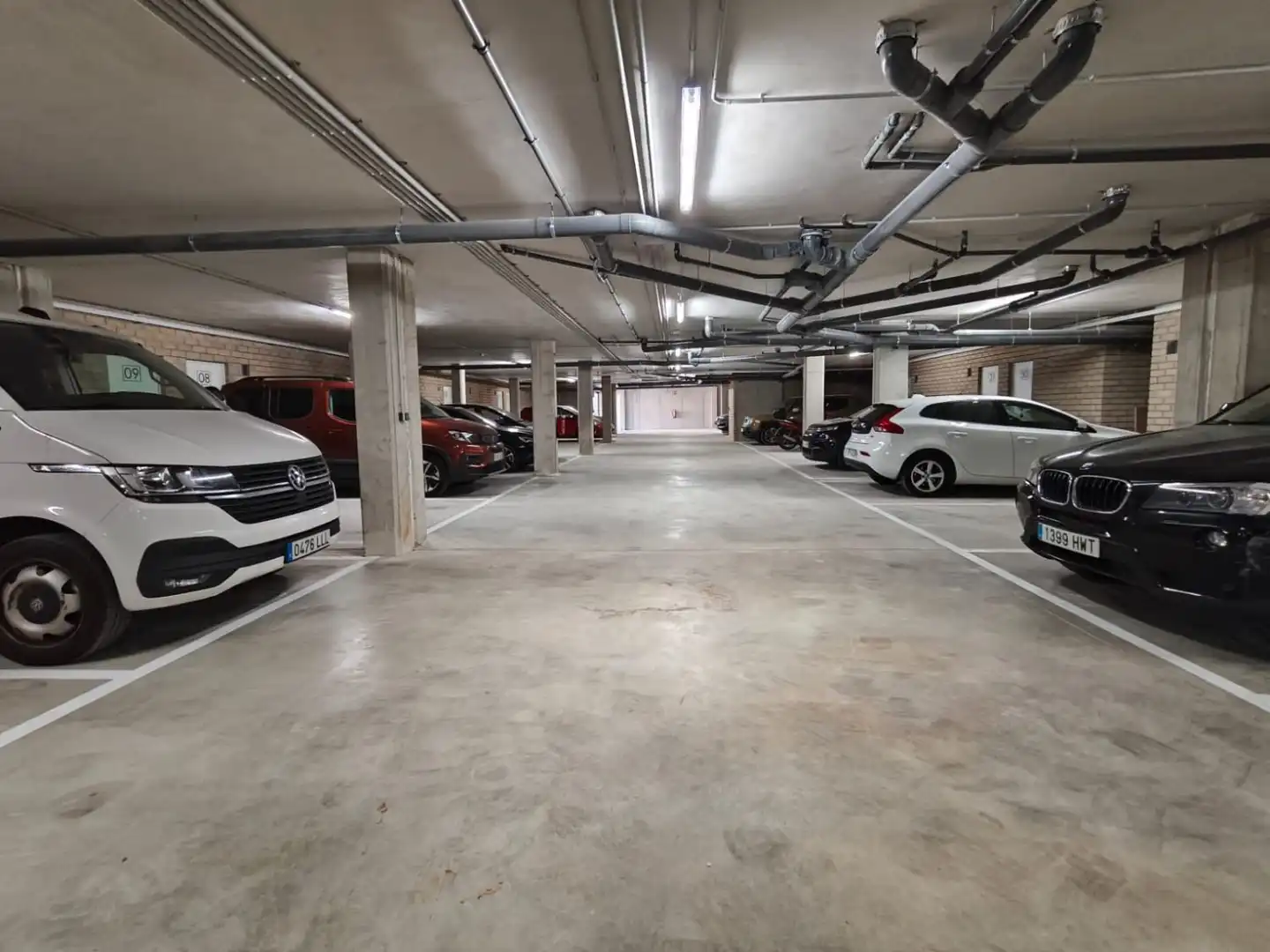 Parking of Flat for rent in Girona  with Air Conditioner, Heating and Terrace
