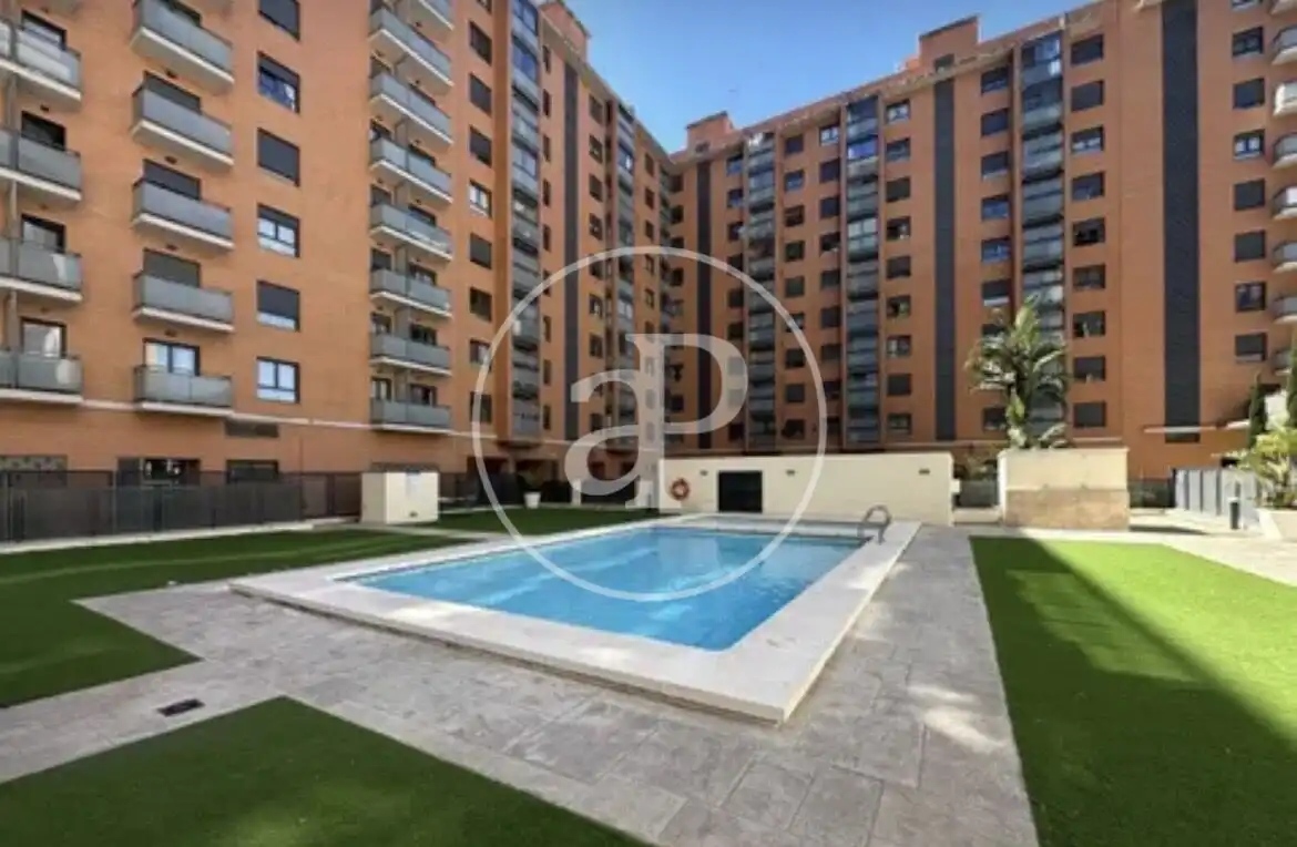 Piscina de Pis de lloguer en  Valencia Capital amb Aire condicionat, Calefacció i Jardí privat