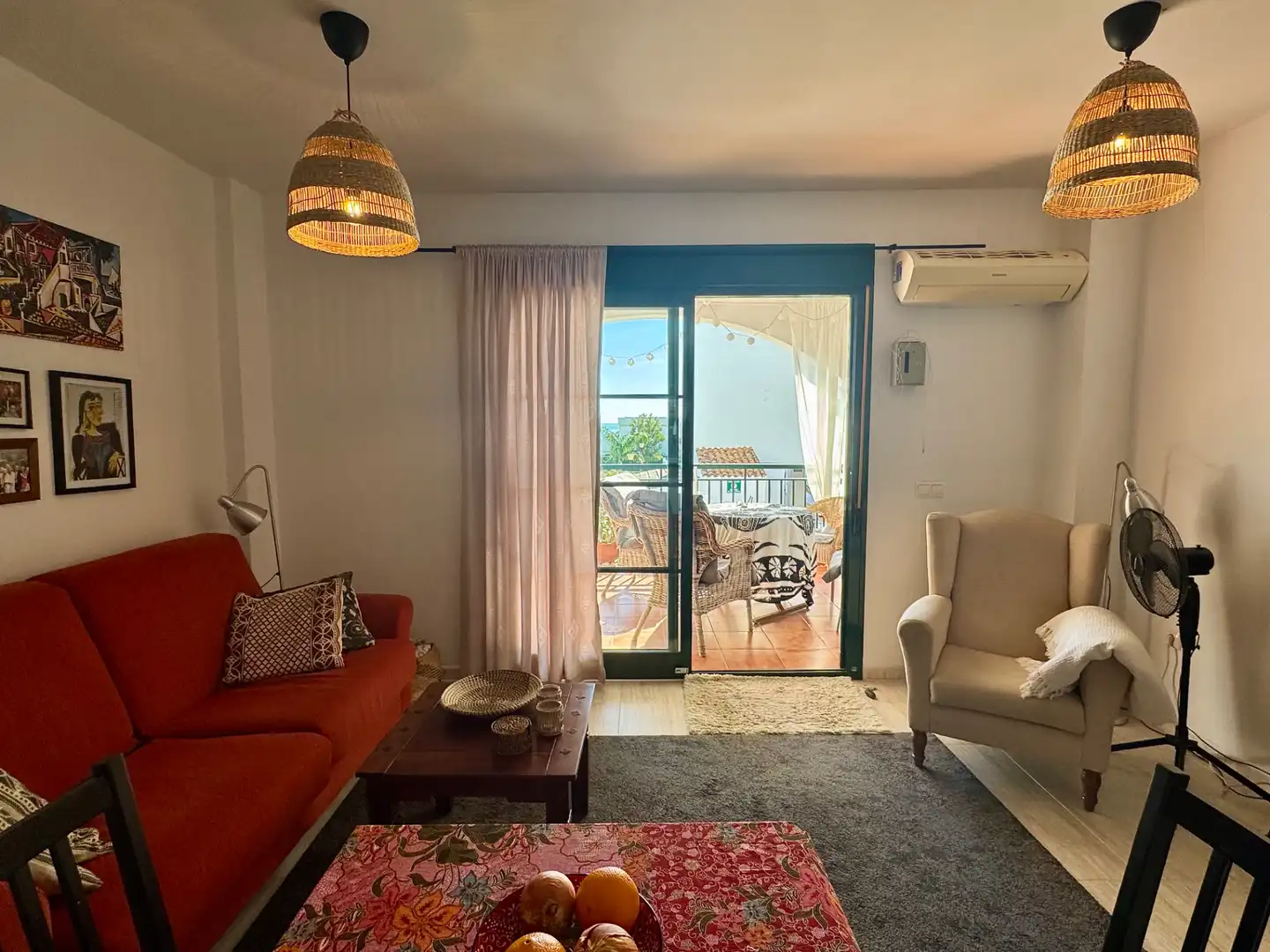 Sala d'estar de Apartament en venda en Benalmádena amb Aire condicionat, Terrassa i Moblat