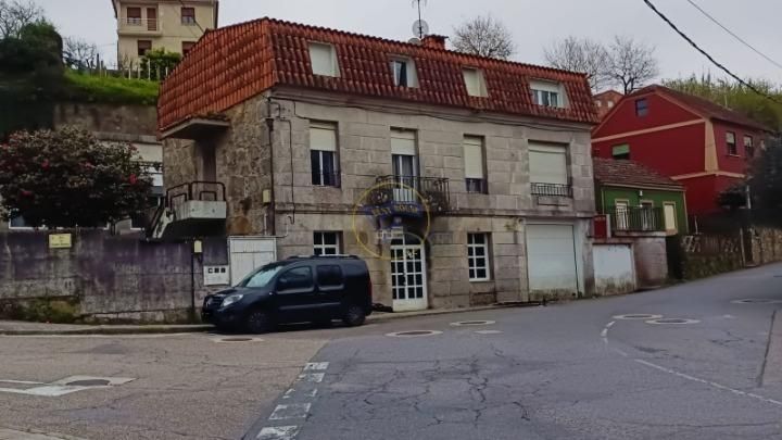 Vista exterior de Casa o xalet en venda en Vigo  amb Jardí privat i Terrassa