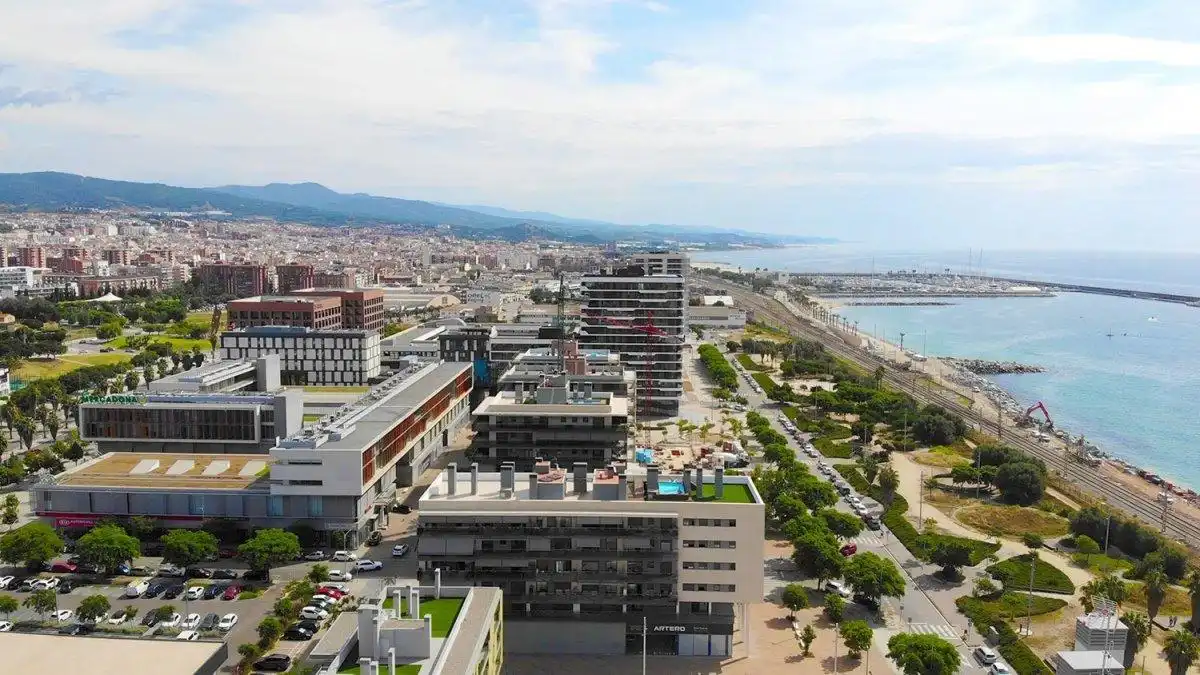 Vista exterior de Àtic en venda en Mataró amb Calefacció, Parquet i Terrassa
