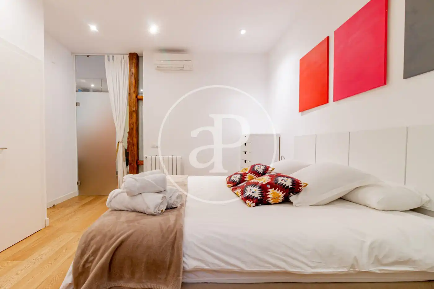Schlafzimmer von Wohnung zur Miete in Madrid mit Klimaanlage, Heizung und Möbliert