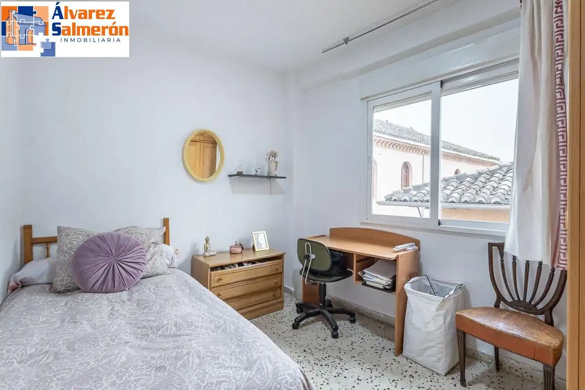 Flat for sale in Calle de las Caballerizas, Centro - Sagrario