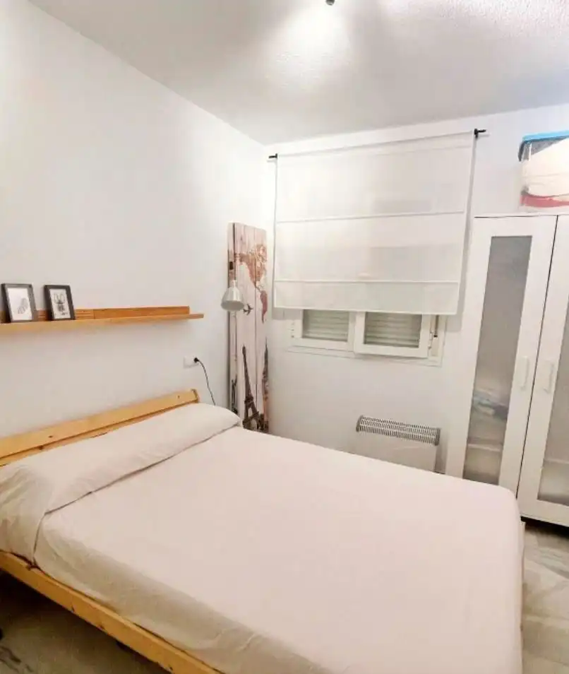 Habitación de Piso de alquiler en Estepona con Terraza, Amueblado y Horno