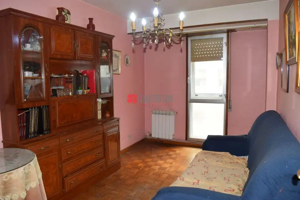 Habitación de Piso en venta en Santiago de Compostela  con Trastero