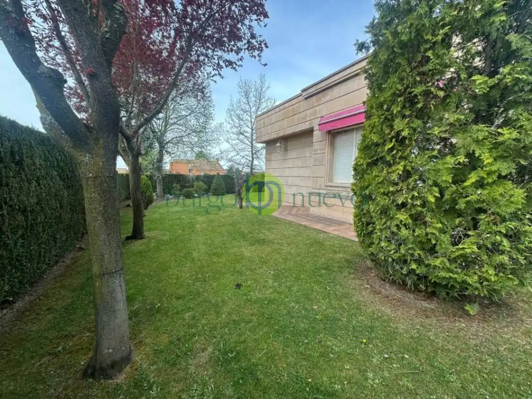 Jardín de Casa o chalet en venta en Las Eras de Renueva