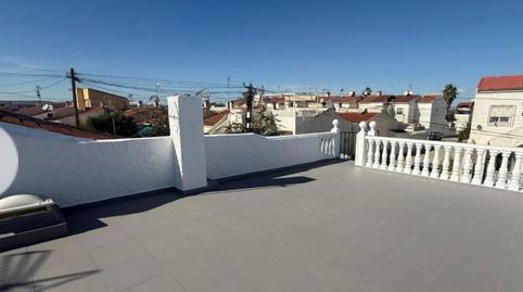 Foto 2 de Casa adosada en venda a Avenida Habaneras - Curva de Palangre, Torrevieja