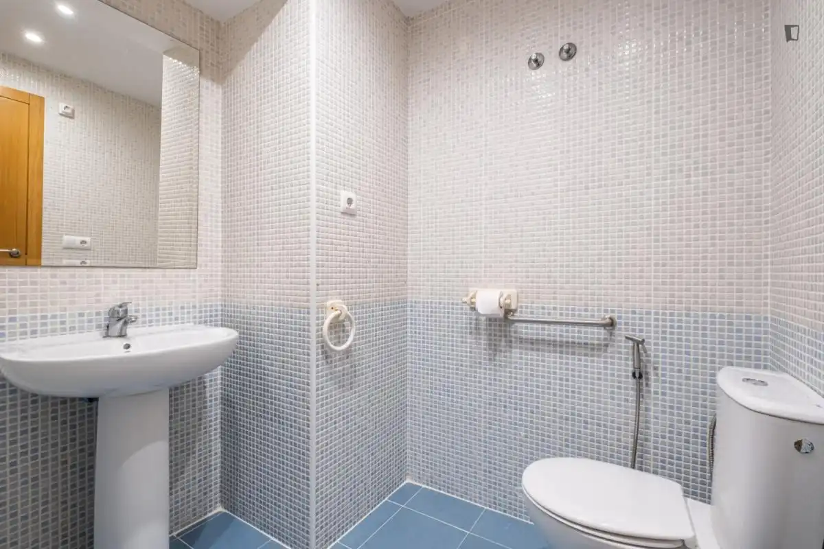 Bany de Apartament per a compartir en Benalúa - Babel