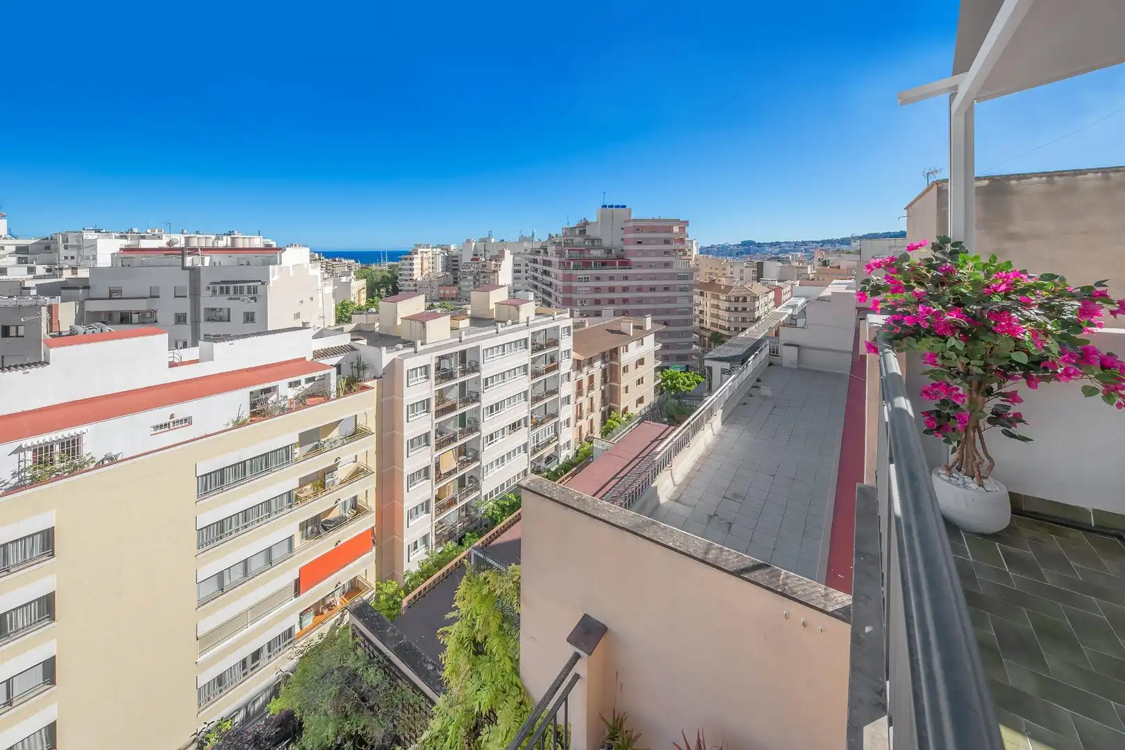 Außenansicht von Dachboden zur Miete in  Palma de Mallorca mit Klimaanlage, Heizung und Parkett