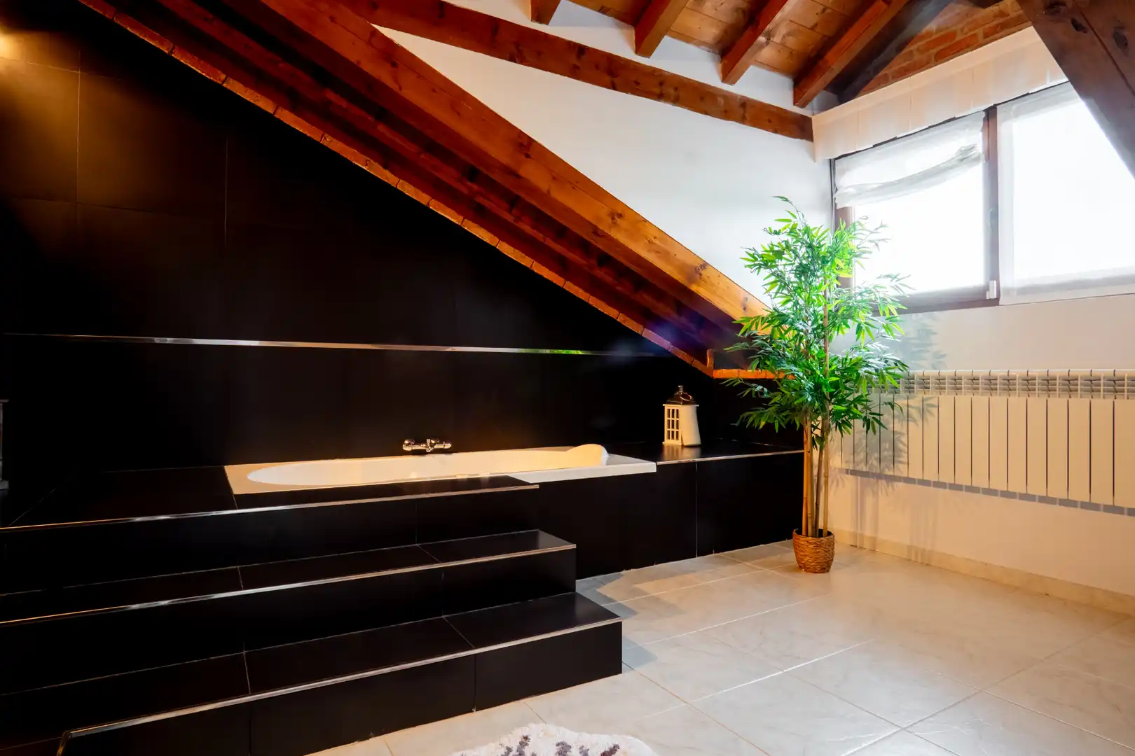 Bany de Casa o xalet en venda en Santillana del Mar amb Calefacció, Jardí privat i Parquet