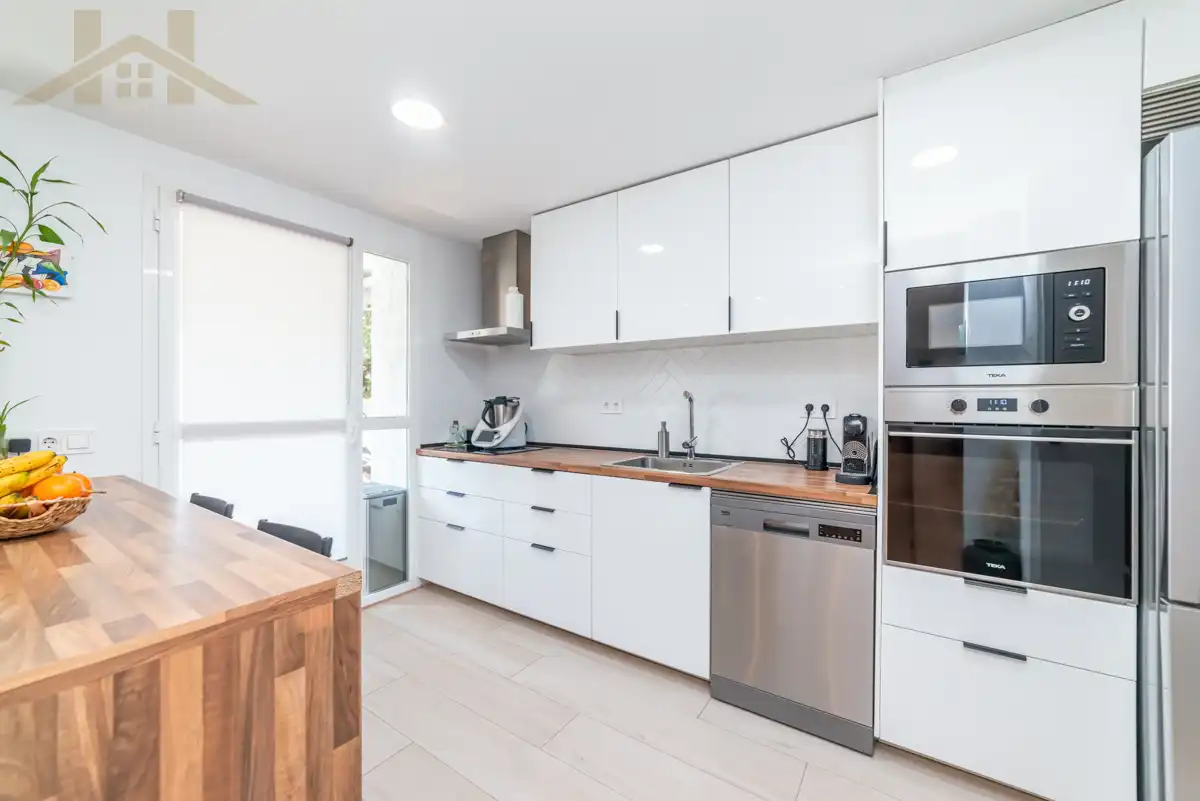 Kitchen of Flat for sale in Rivas-Vaciamadrid  with Air Conditioner, Heating and Parquet flooring