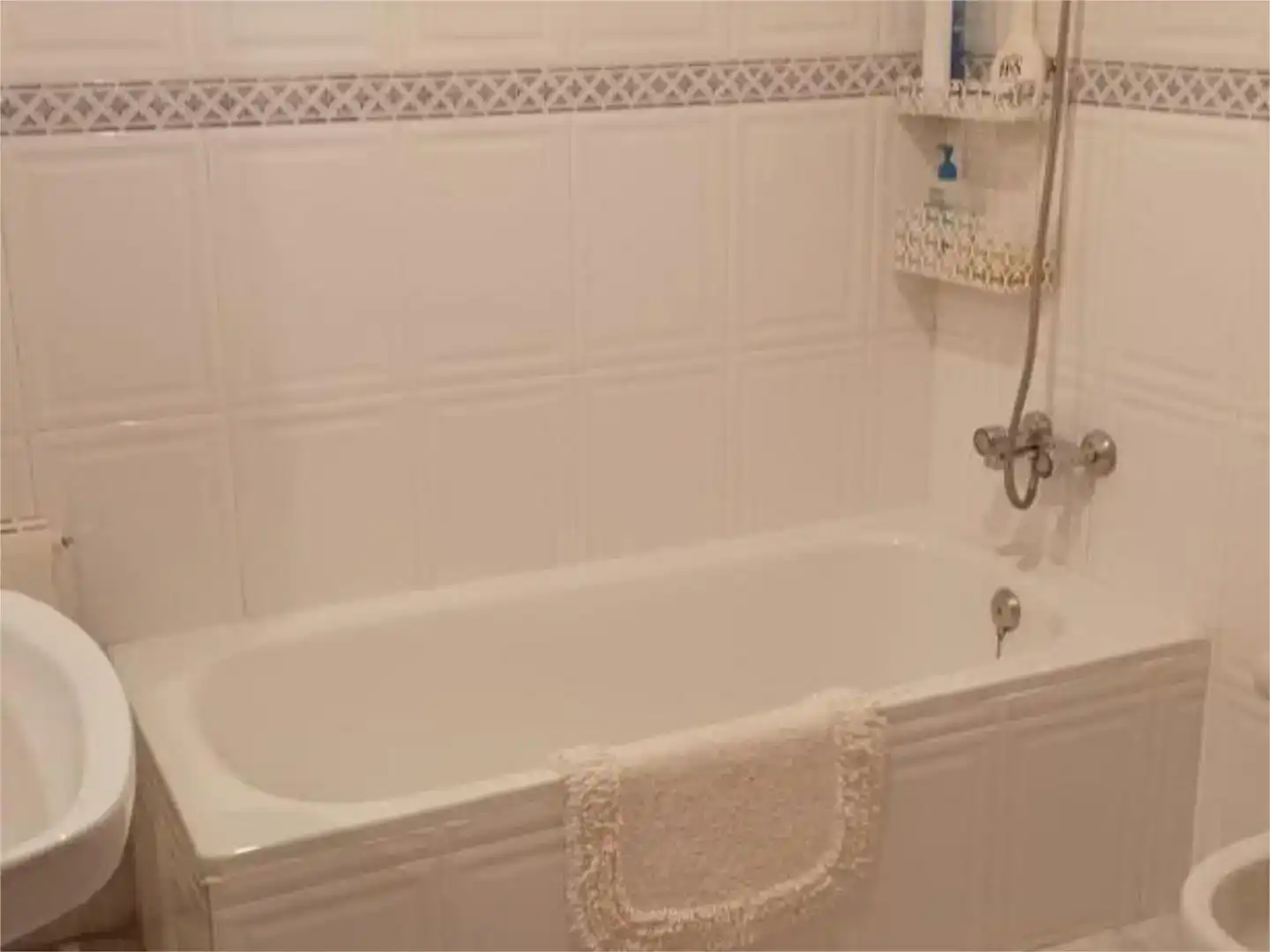 Bathroom of Flat for sale in Ledaña, Cuenca