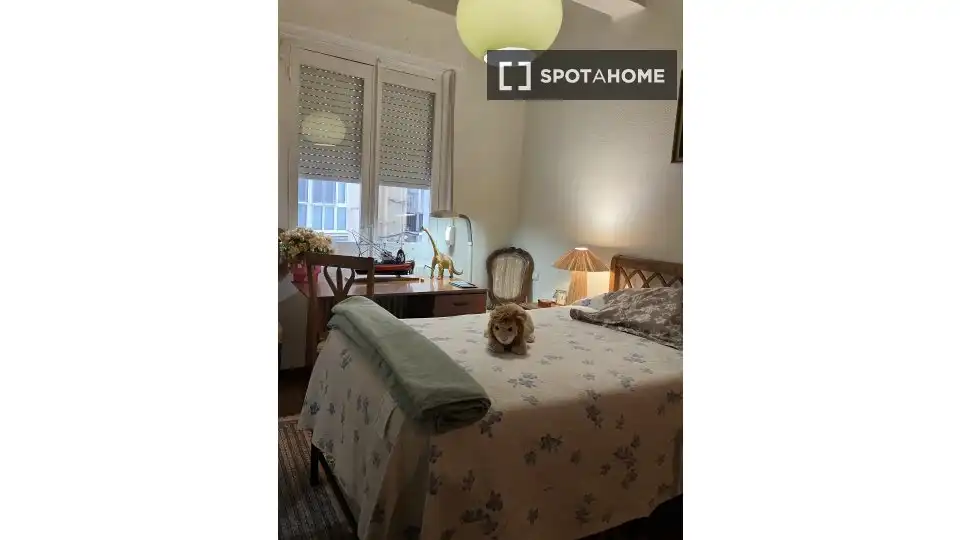 Schlafzimmer von Wohnung zur untervermieten in  Pamplona / Iruña mit Klimaanlage, Heizung und Terrasse