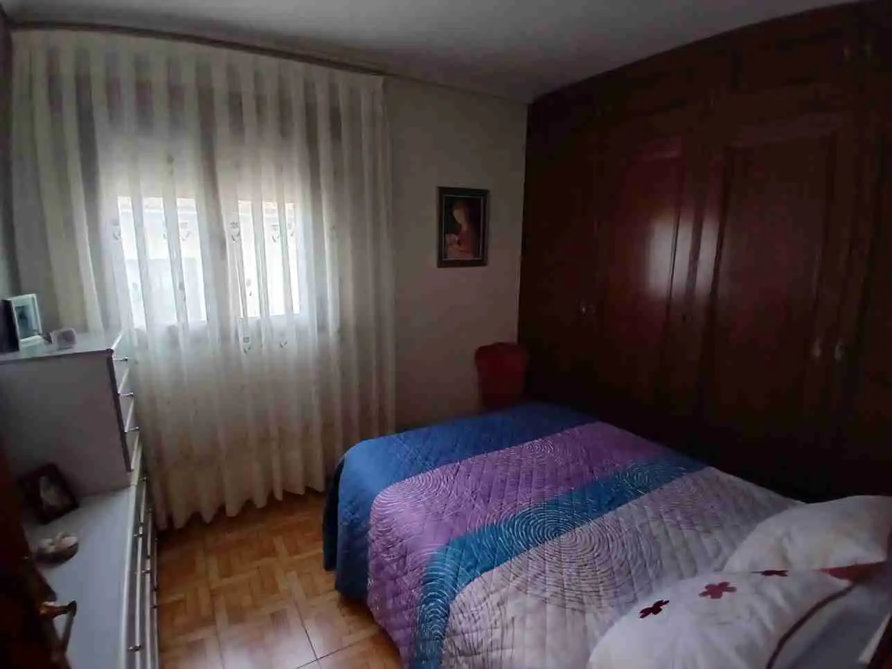 Dormitori de Casa o xalet en venda en Segovia amb Calefacció, Jardí privat i Terrassa