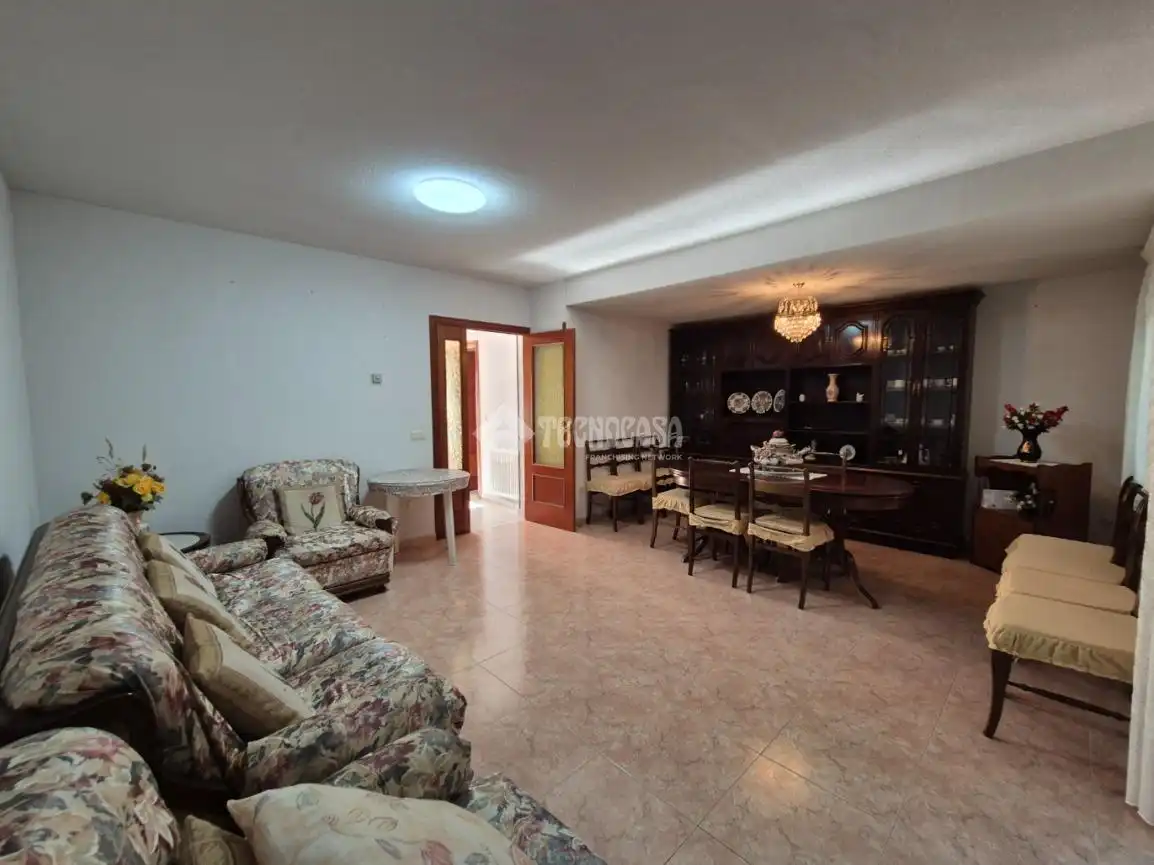 Wohnzimmer von Einfamilien-Reihenhaus zum Verkauf in Jadraque mit Heizung