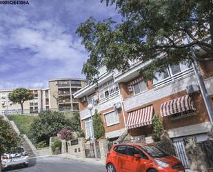 Vista exterior de Casa o xalet en venda en Plasencia amb Aire condicionat, Jardí privat i Terrassa