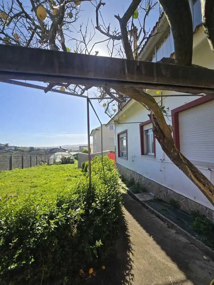 Vista exterior de Casa o xalet en venda en Valdoviño amb Calefacció, Jardí privat i Terrassa