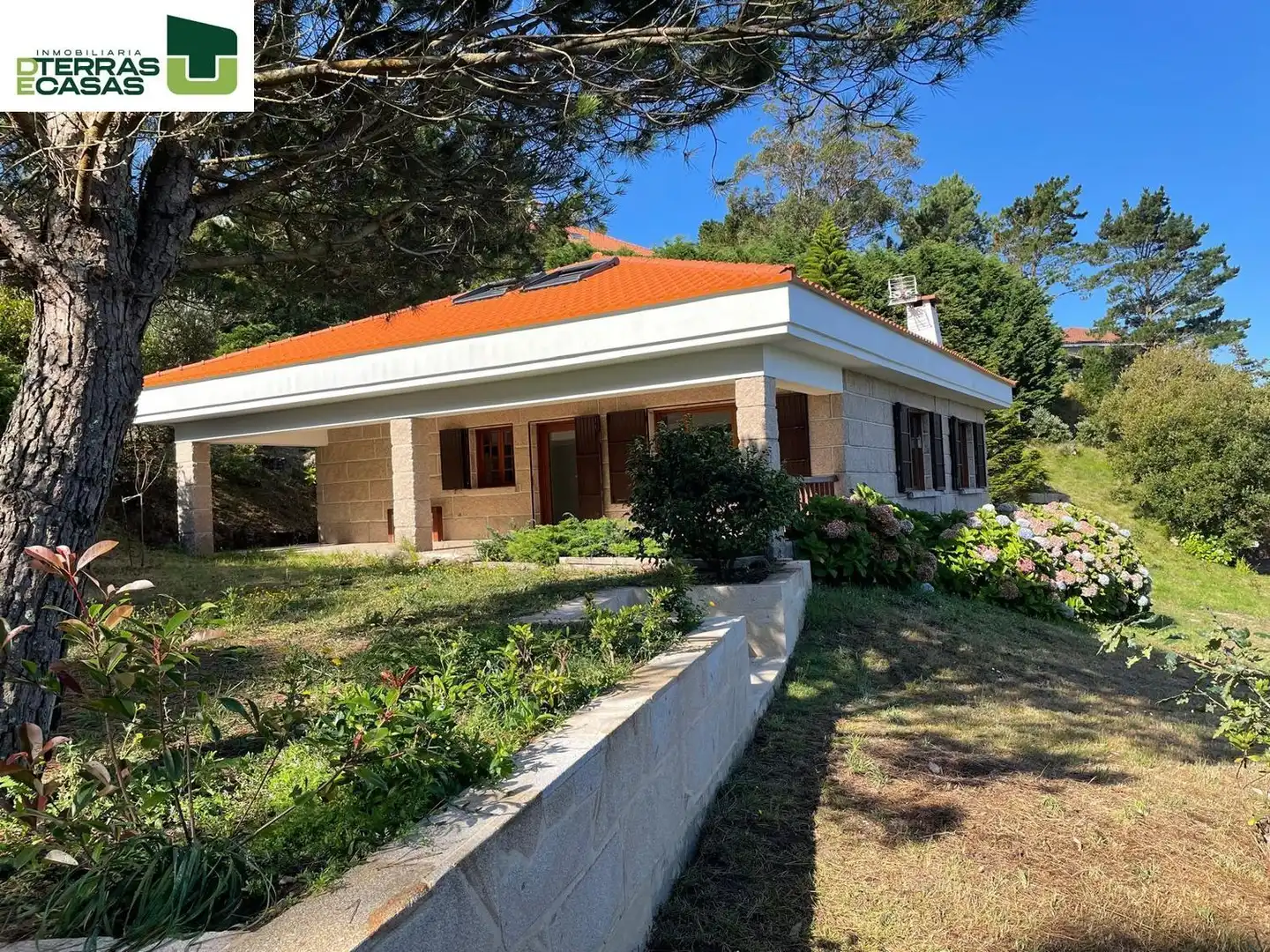 Vista exterior de Casa o chalet en venta en Cangas  con Calefacción y Terraza