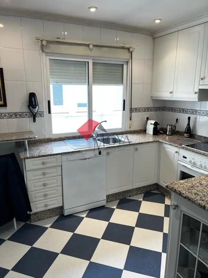 Küche von Wohnung zum Verkauf in Vigo  mit Heizung, Terrasse und Abstellraum