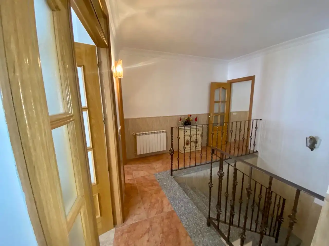 Casa adosada en venda en Calzada de Calatrava amb Aire condicionat, Terrassa i Moblat