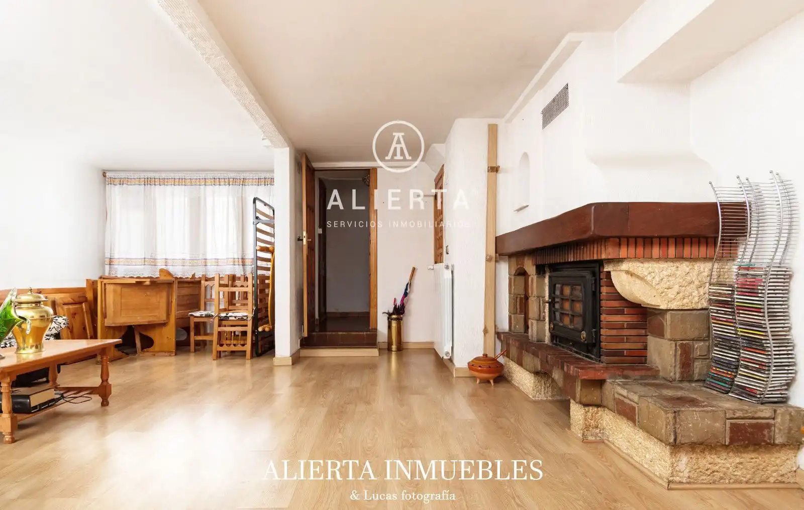 Vista exterior de Casa o chalet en venta en Zaragoza con Calefacción y Trastero
