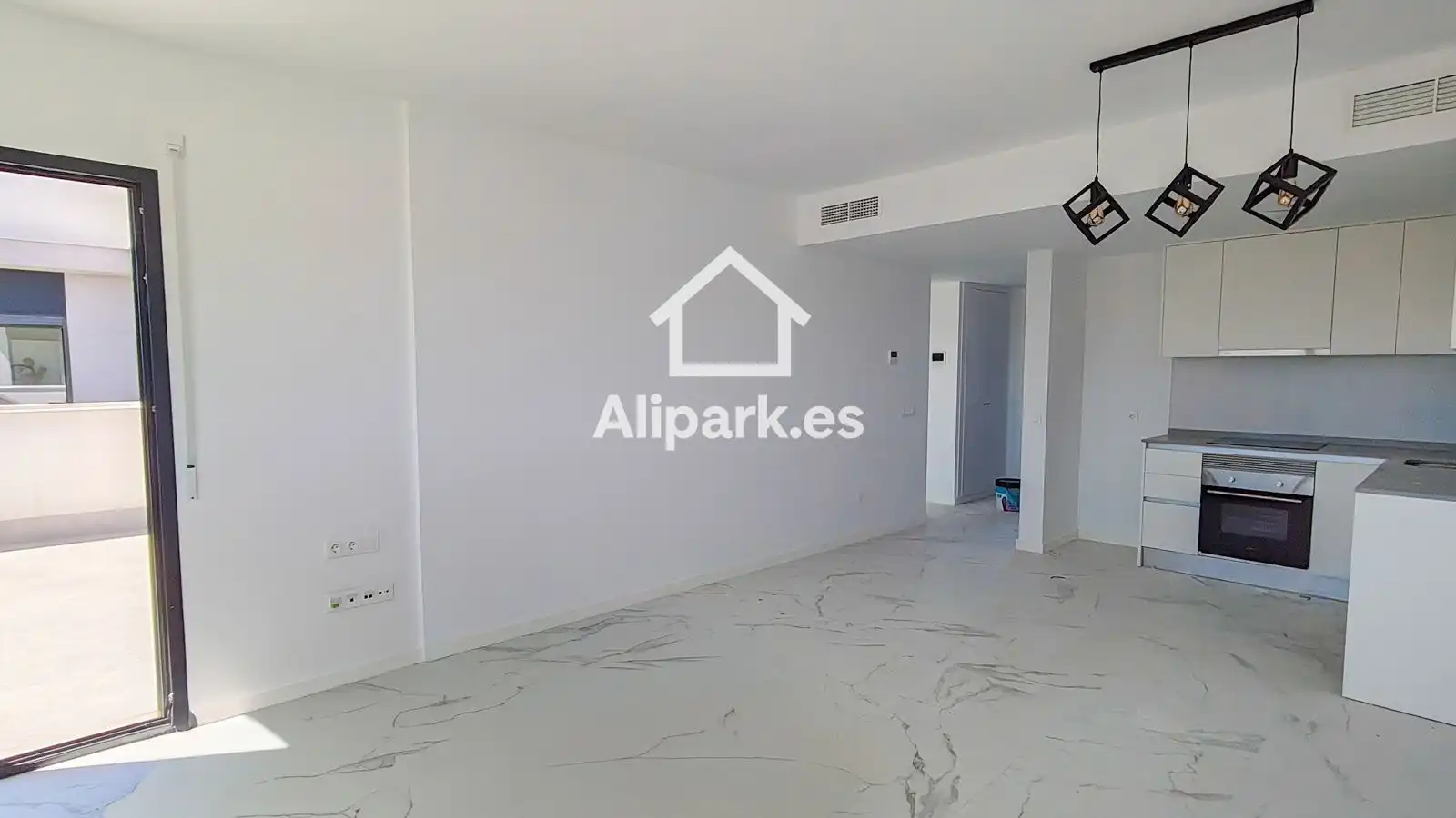 Parking de Piso de alquiler en Sant Joan d'Alacant con Aire acondicionado, Terraza y Trastero