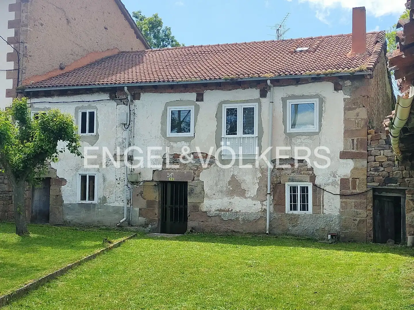 Exterior view of Houses for sale in Hermandad de Campoo de Suso  with Heating and Private garden