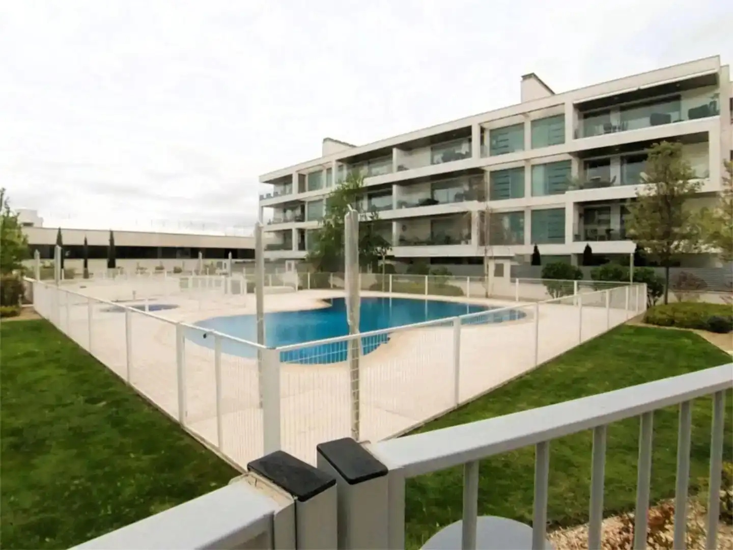 Swimming pool of Flat for sale in Boadilla del Monte  with Air Conditioner, Swimming Pool and Balcony