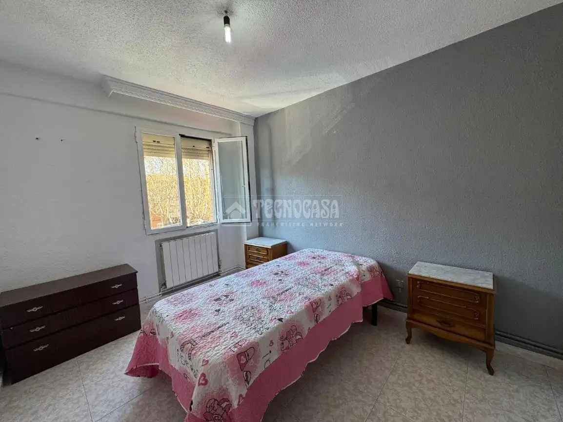 Bedroom of Flat for sale in Alcalá de Henares  with Heating