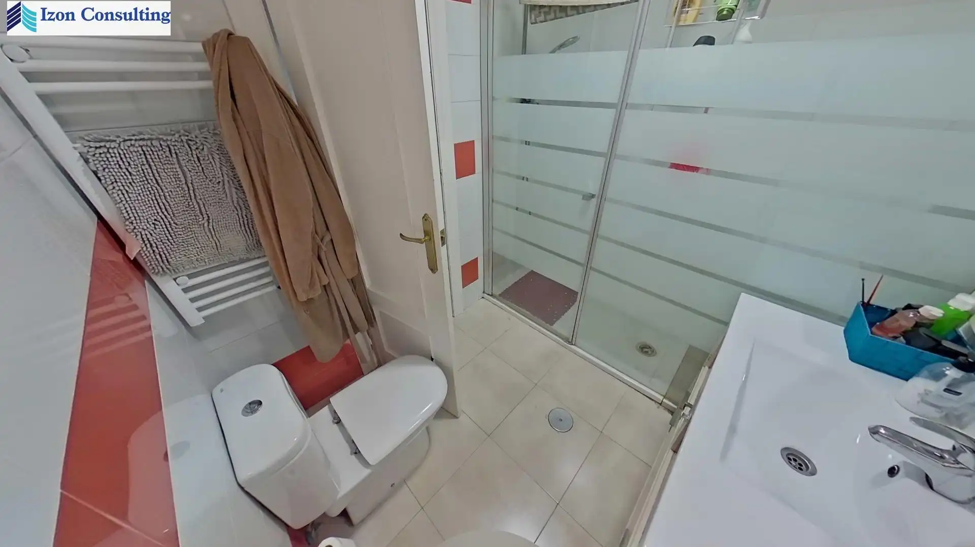 Baño de Piso en venta en Albacete con Calefacción, Trastero y Balcón