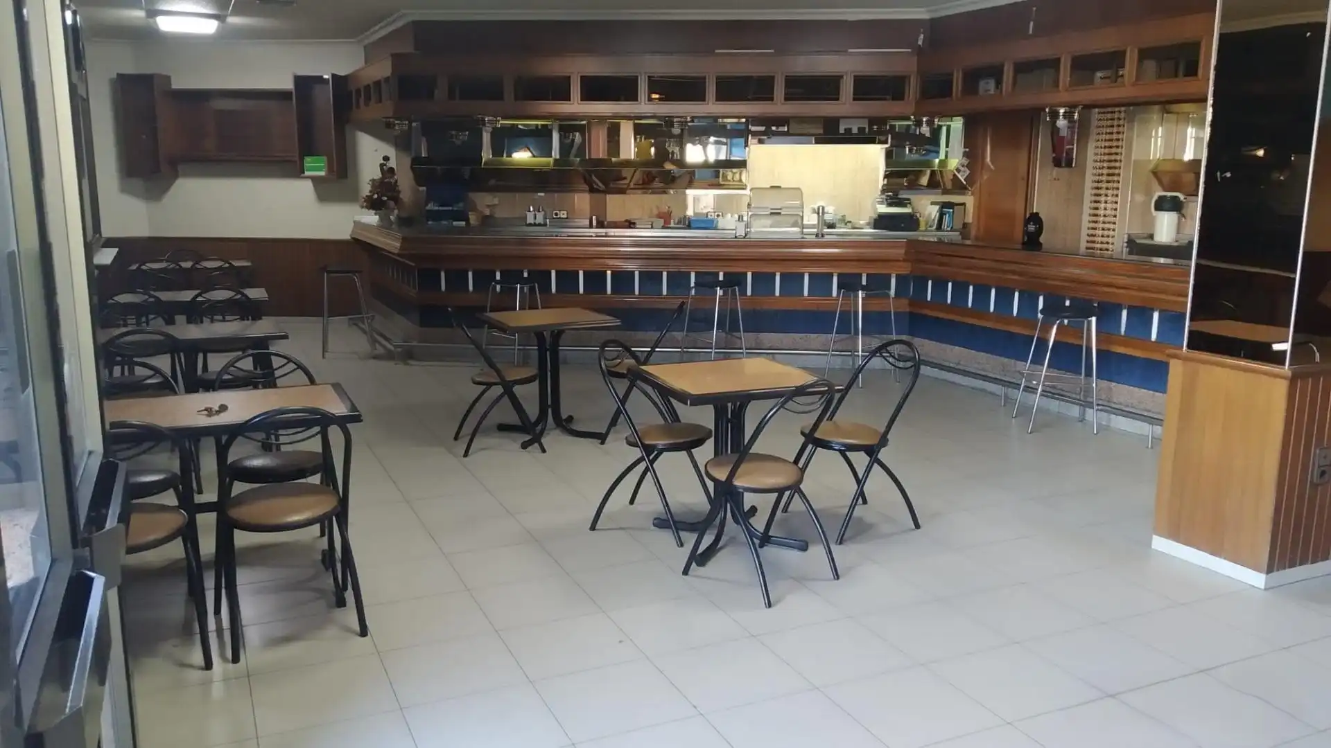 Local comercial en venta en Avenida del Alcalde Manuel Platas Varela