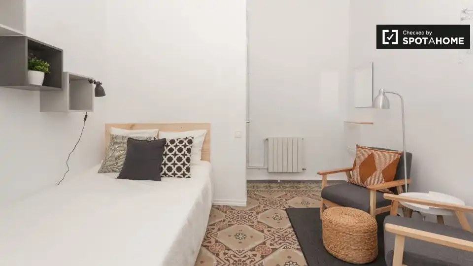 Bedroom of Flat for rent in Barcelona  with Air Conditioner, Heating and Furnished