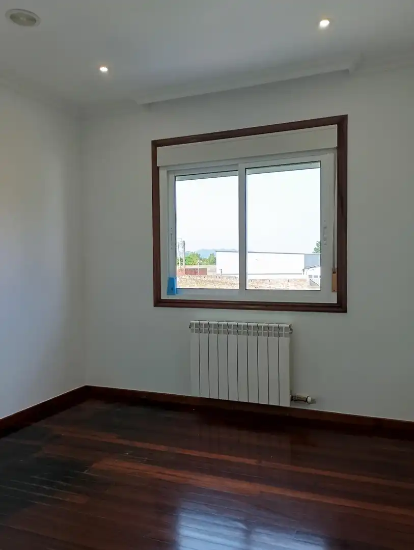 Bedroom of Flat for rent in Vigo   with Heating and Parquet flooring