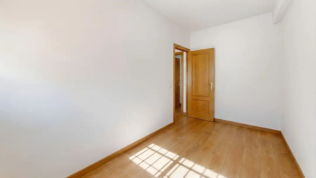 Schlafzimmer von Wohnung zum Verkauf in Madrid mit Klimaanlage und Heizung